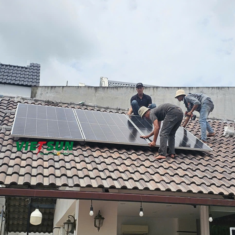 Chi Phí Lắp Điện Mặt Trời Cho Hộ Gia Đình Năm 2025